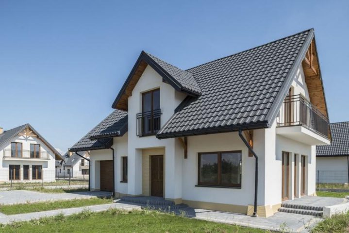 Szara blachodachówka