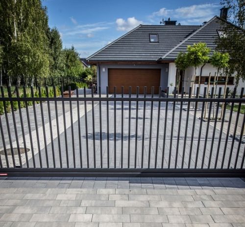 Ekspert radzi – jak pielęgnować i użytkować nawierzchnie Pielęgnacja kostki brukowej