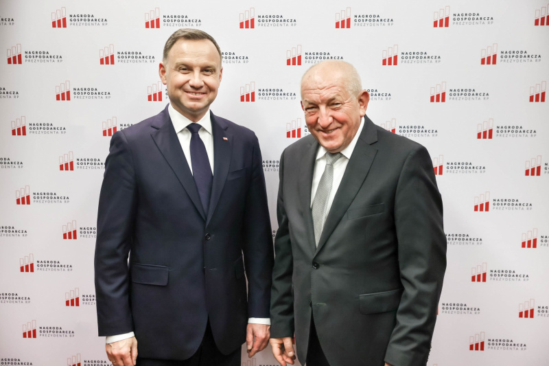 FAKRO w prestiżowym gronie nominowanych do Nagrody Prezydenta RP FAKRO w prestiżowym gronie nominowanych do Nagrody Prezydenta RP
