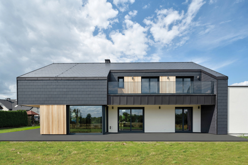 Harmonia z naturą w nowoczesnej architekturze – stolarka pionowa INNOVIEW od FAKRO Harmonia z naturą w nowoczesnej architekturze – stolarka pionowa INNOVIEW od FAKRO