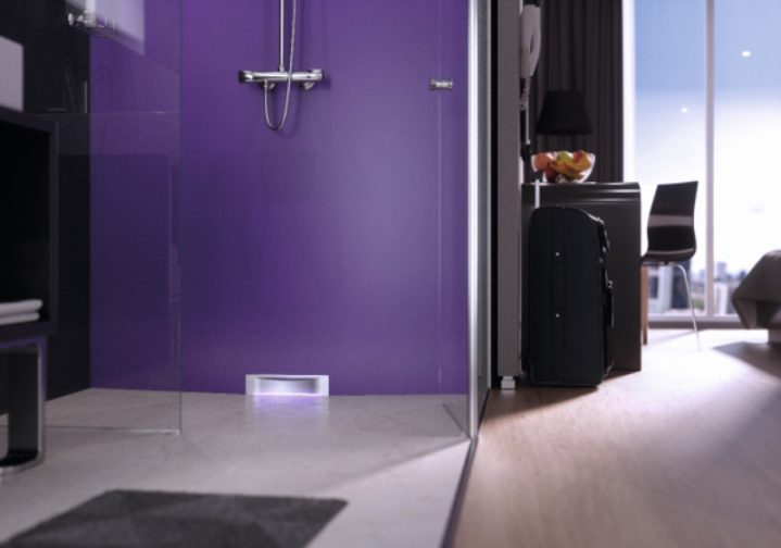 KESSEL_odplyw_scienny_Scada_z_pokrywa_Wave_podwietleniem_LED