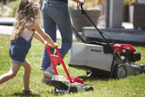 Kosiarka-spalinowa-Honda-HRG-466-SKEP(2)