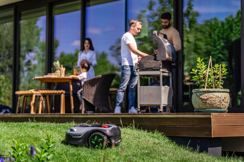 Roboty koszące Stalco Perfect – inteligentne rozwiązania dla Twojego ogrodu roboty_koszace_ogrod_nowoczesny_maj_2024_fullsize_64